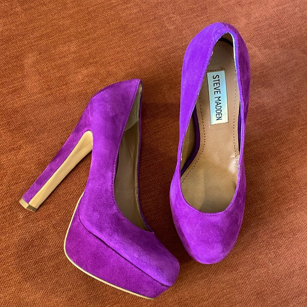 Vintage Steve Madden Beasst Platform Suede Heels Size 6